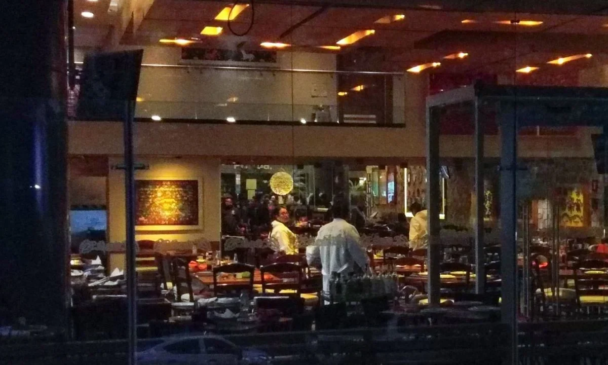 La SCJN señaló que la información divulgada sobre una presunta cena de sus integrantes en el restaurante Au Pied de Cochon, es falsa.