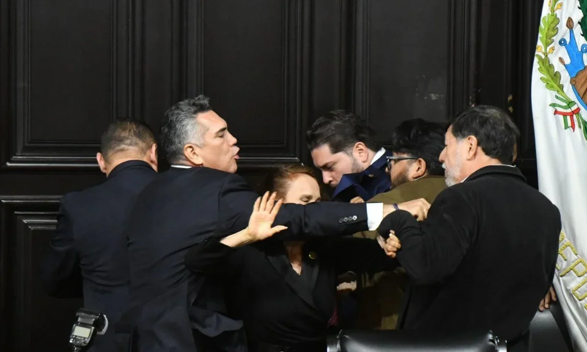 'Se lo merecía', señala gobernador de Coahuila sobre golpes a Noroña