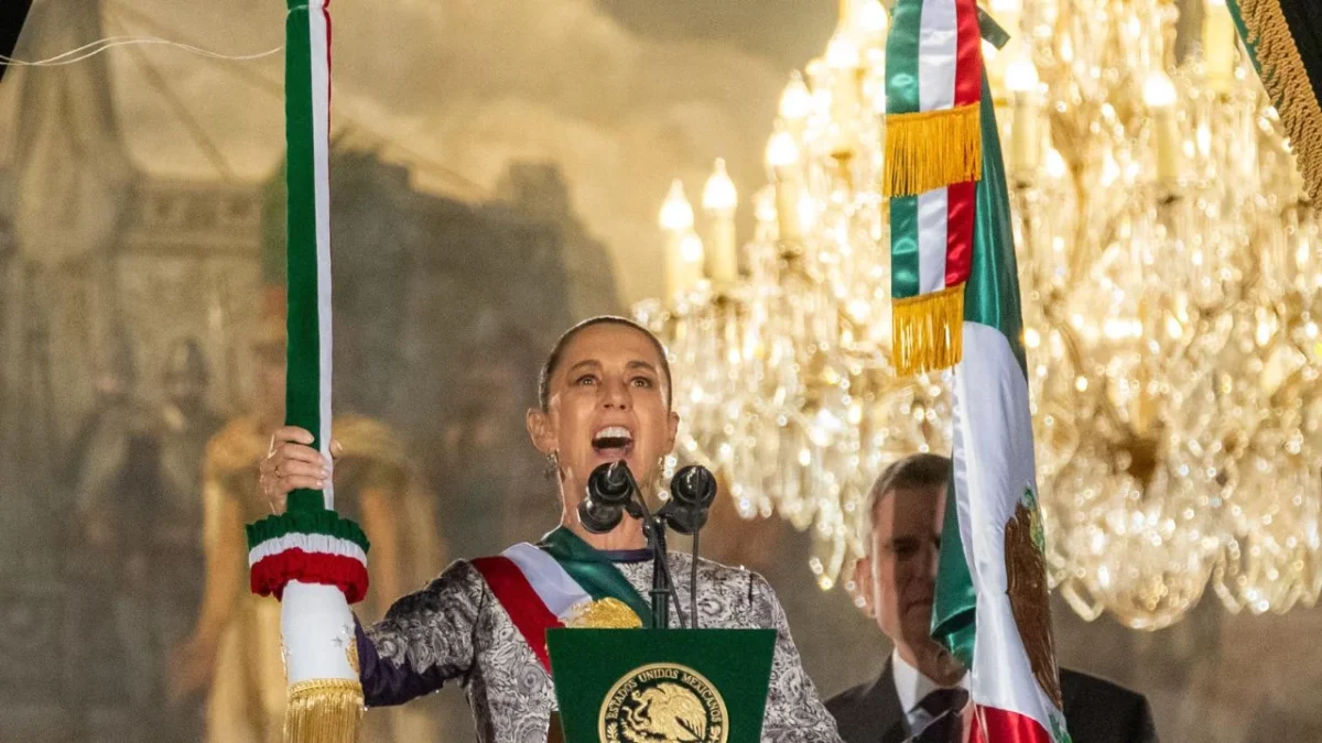 '¡Vivan las heroínas anónimas!': Sheinbaum encabeza histórico Grito de Independencia de México