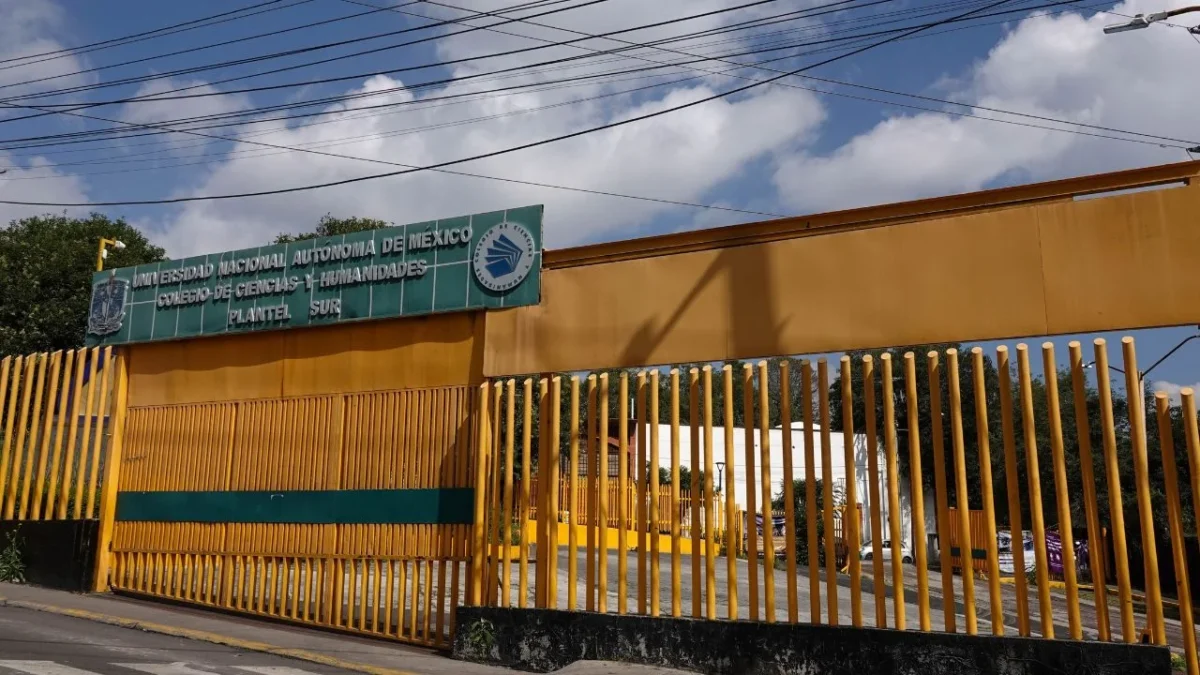 A dos días del asesinato de un joven estudiante a manos de otro en el plantel CCH Sur, las actividades en dicho plantel continúan sin reanudarse