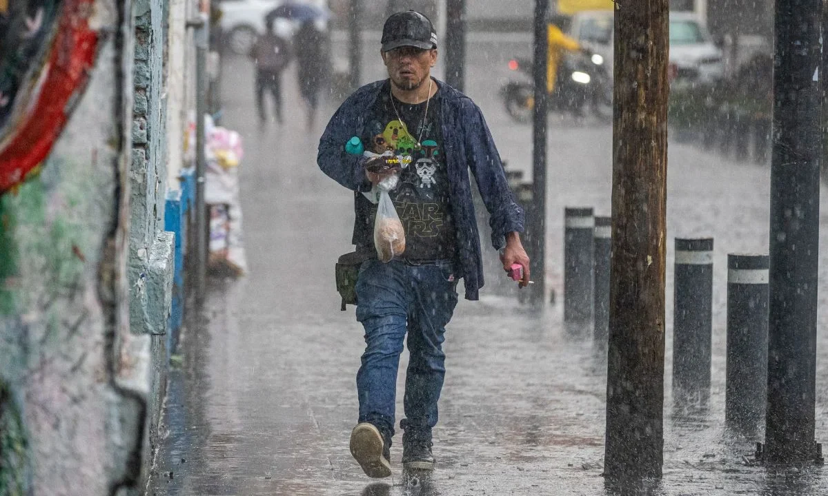 La intensificación de lluvias fuertes en dos alcaldías de la CDMX provocó la activación de la Alerta Roja de la SGIRPC hasta las 00:00 horas.