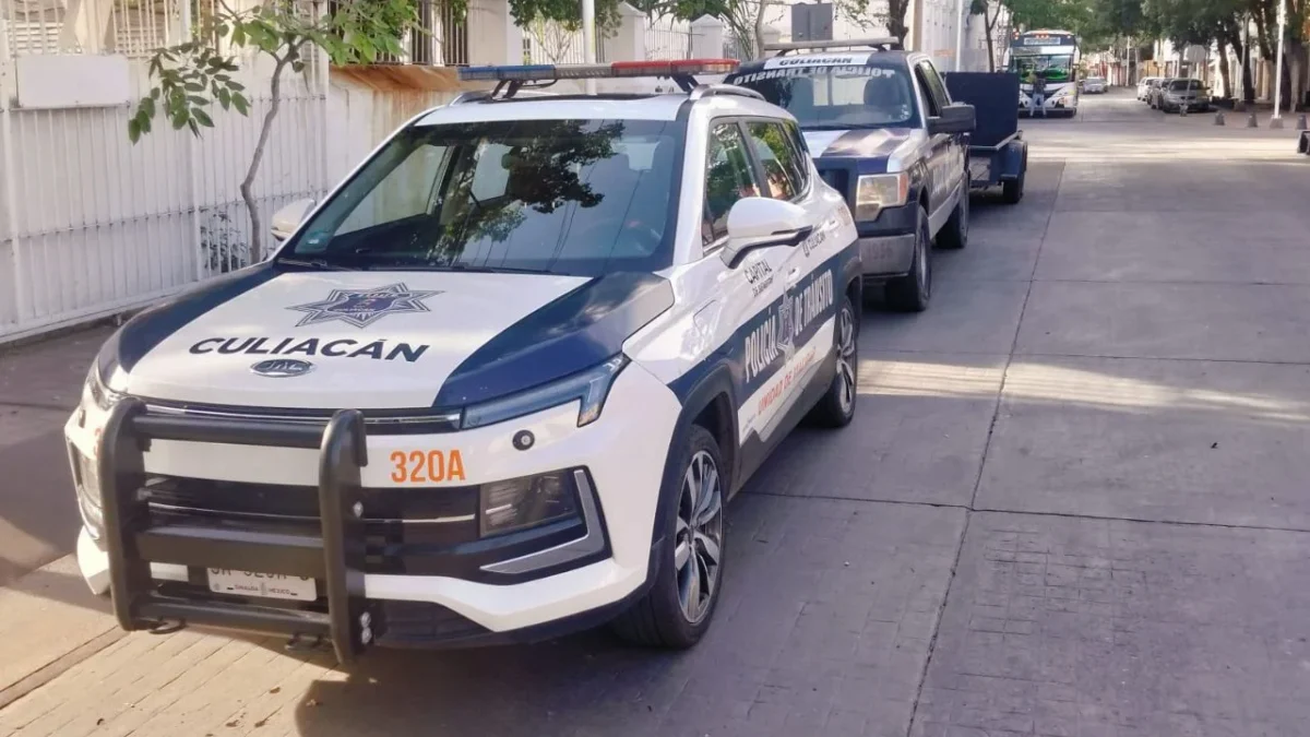 La Secretaría de Seguridad de Culiacán, confirmó que el convoy en el que viajaba su titular fue atacado con ponchallantas.