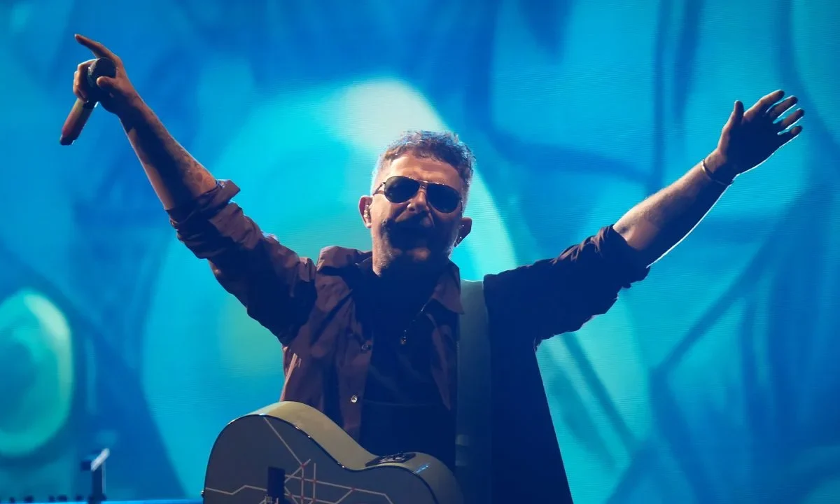 Más de ocho mil almas se dieron cita en el Auditorio GNP, Puebla, para entregarse en voz y alma al español Alejandro Sanz.