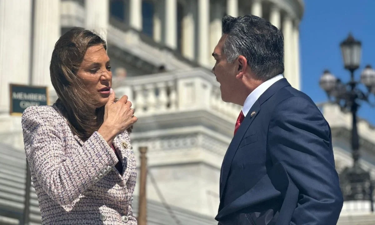 'Alito' Moreno se reúne con republicana pro 'paz por la fuerza' de Trump