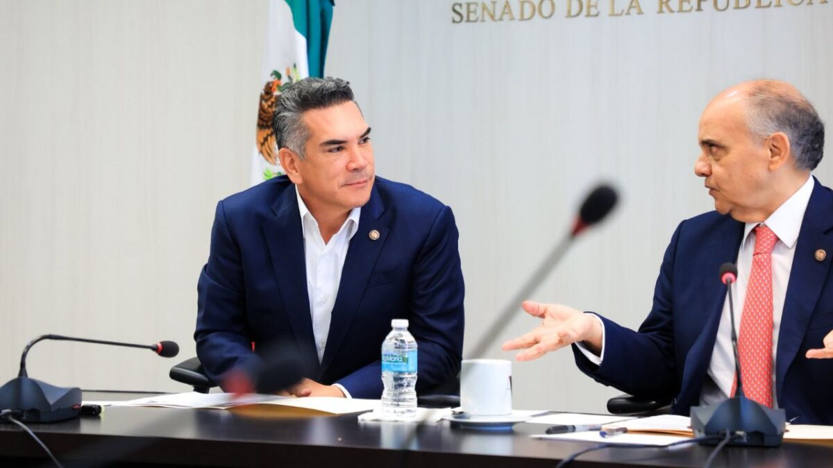 Alejandro "Alito" Moreno reconoció que ni el PRI ni el PAN son competitivos en solitario por lo que llamó a una coalición.