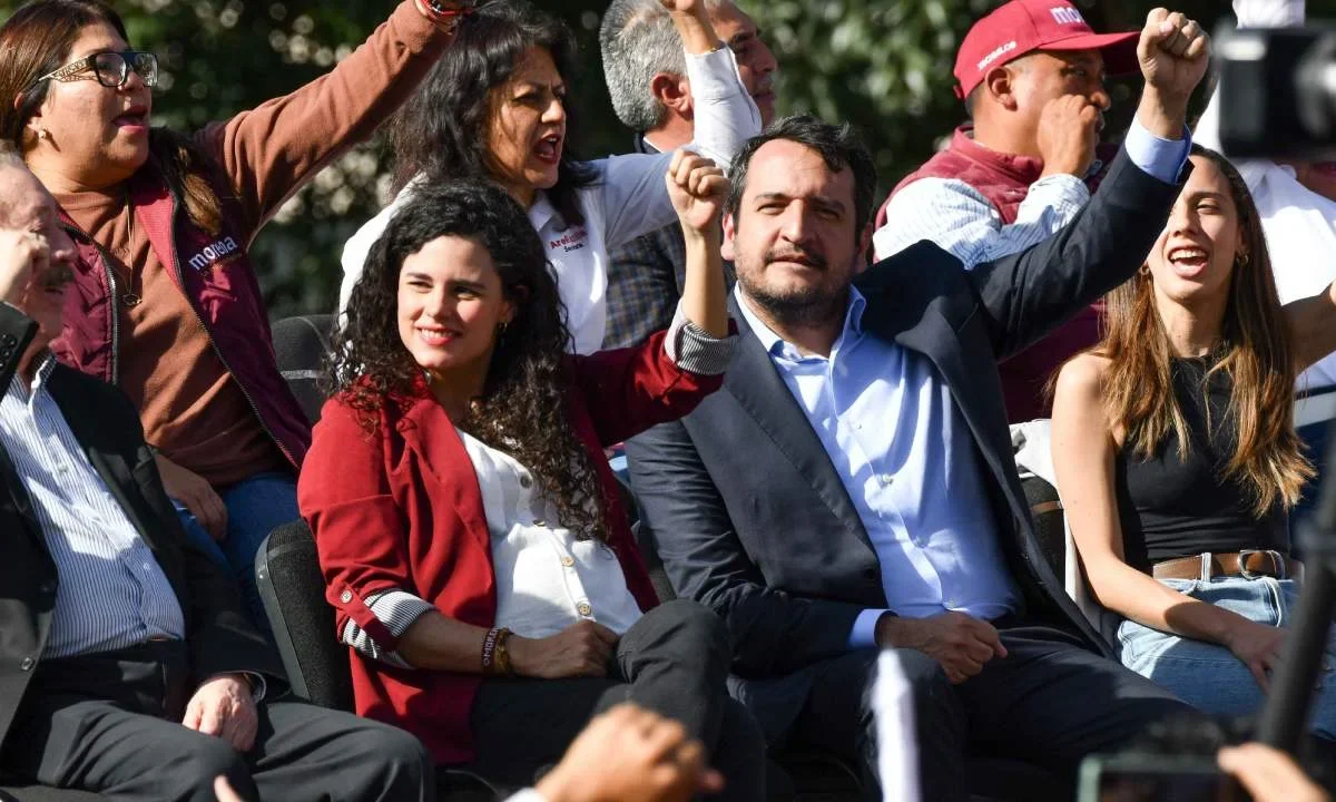 Luisa María Alcalde dedicó sólo un emoji a Andy y Bobby López Beltrán ante el escándalo por "amparos buscadores".