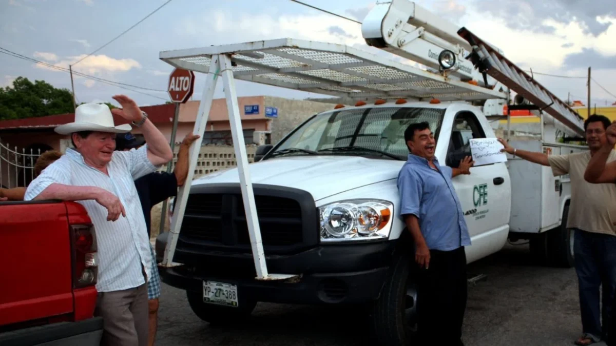 El apagón masivo en el sureste afectó a 2 millones 262 mil usuarios de los estados de Campeche, Yucatán y Quintana Roo, restablecen servicio.