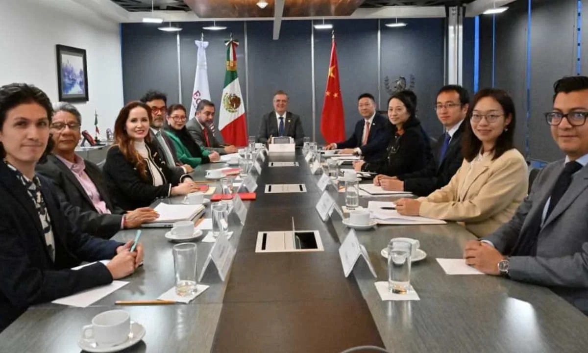 Marcelo Ebrard indicó que abordaron temas relacionados con los aranceles y el desequilibrio comercial entre México y China.