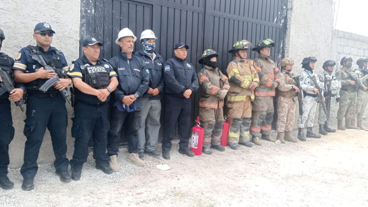 Autoridades aseguraron un predio donde localizaron una toma clandestina de combustible en la colonia Jardines de Morelos, Ecatepec.