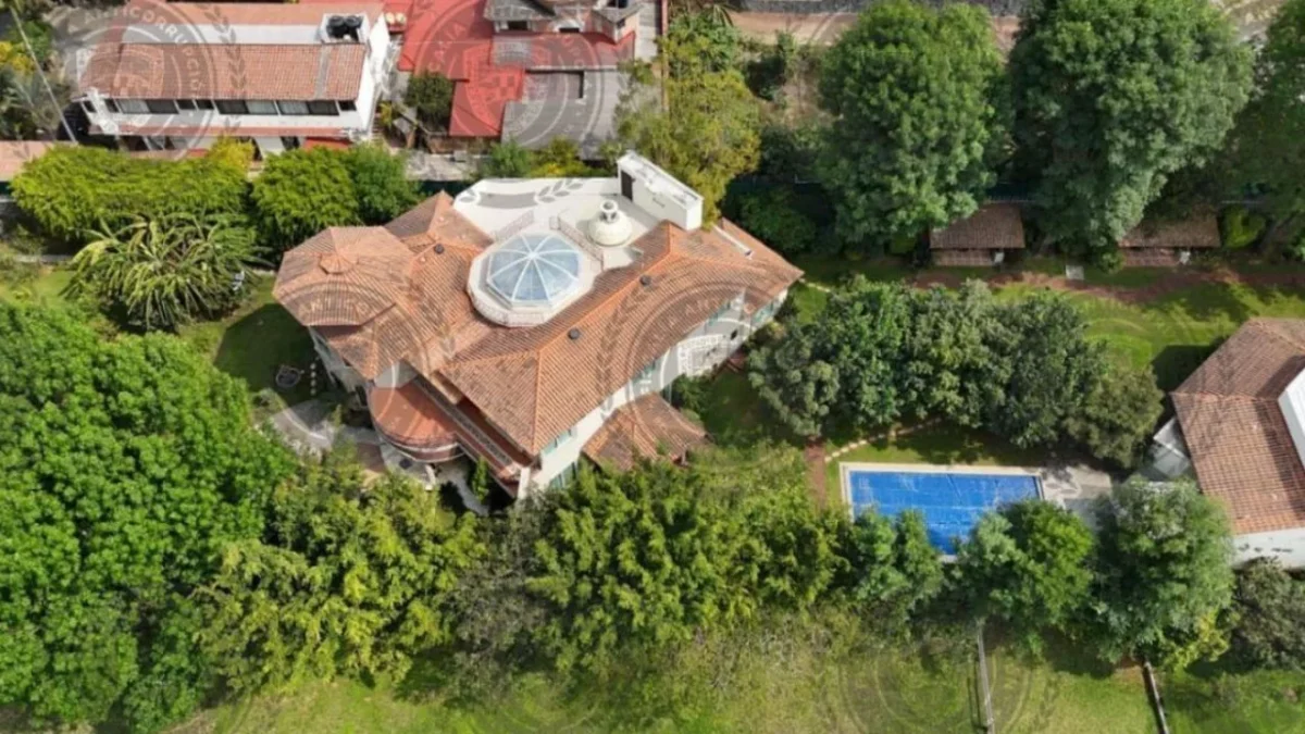 Casa en Tepoztlan relacionada con Javier Corral