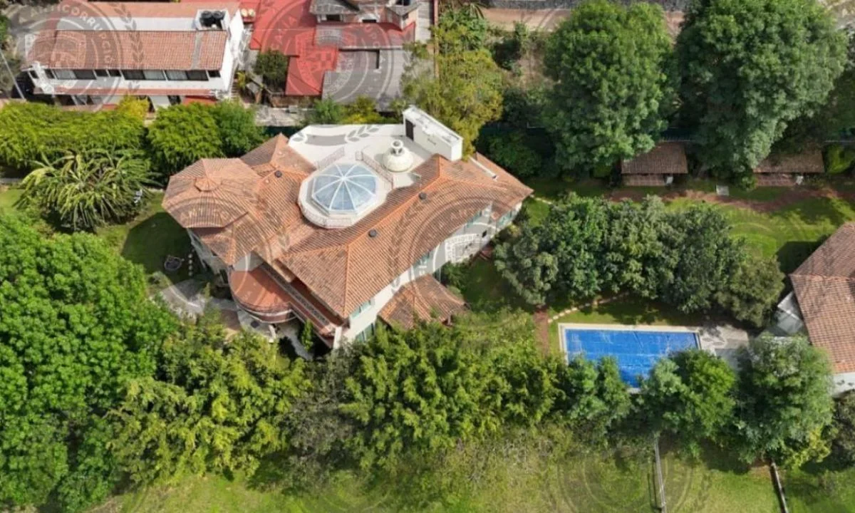 Casa en Tepoztlan relacionada con Javier Corral