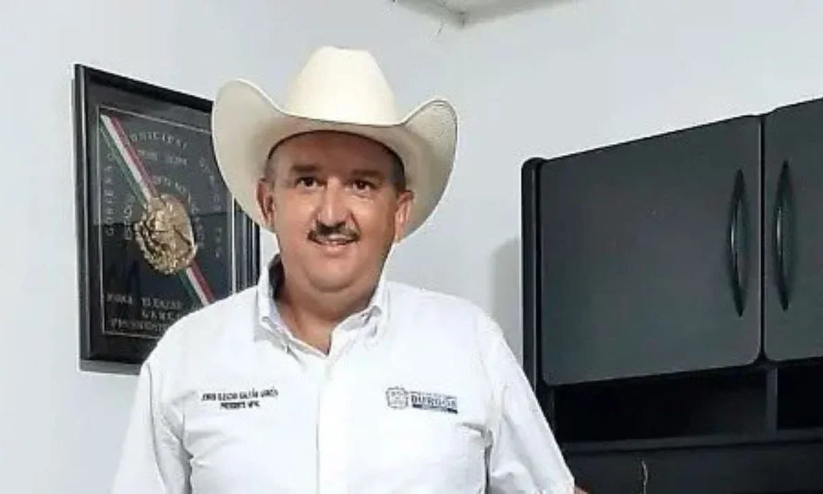 Jorge Eleazar Galván García -exedil panista de Burgos, alias "El Potrillo"- es asesinado a tiros.