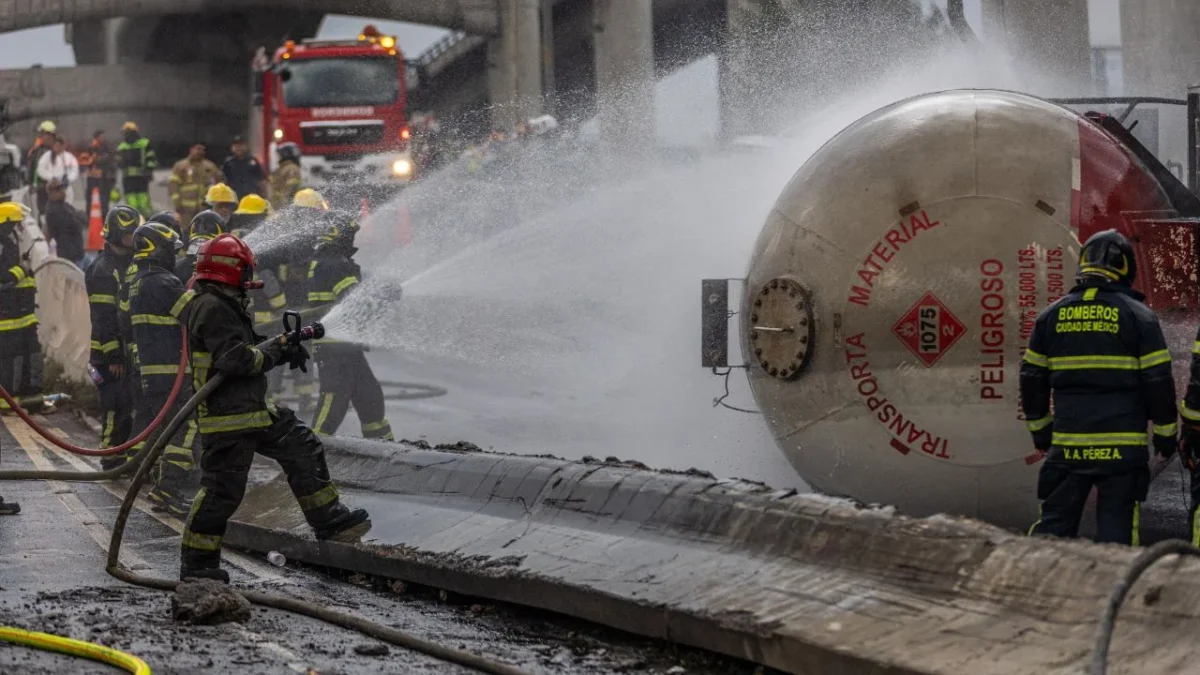 Explosión de pipa de gas LP en Puente de la Concordia, alcaldía Iztapalapa