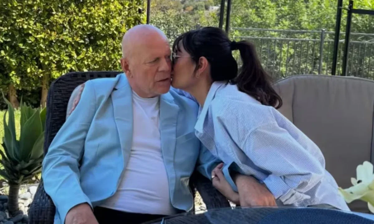 Bruce Willis reaparece tras ingreso a una casa de reposo