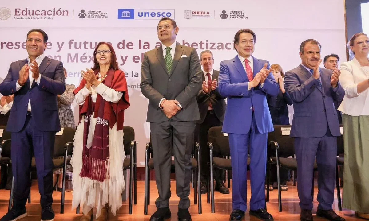 Buscan SEP, Chiapas y Puebla combatir el analfabetismo