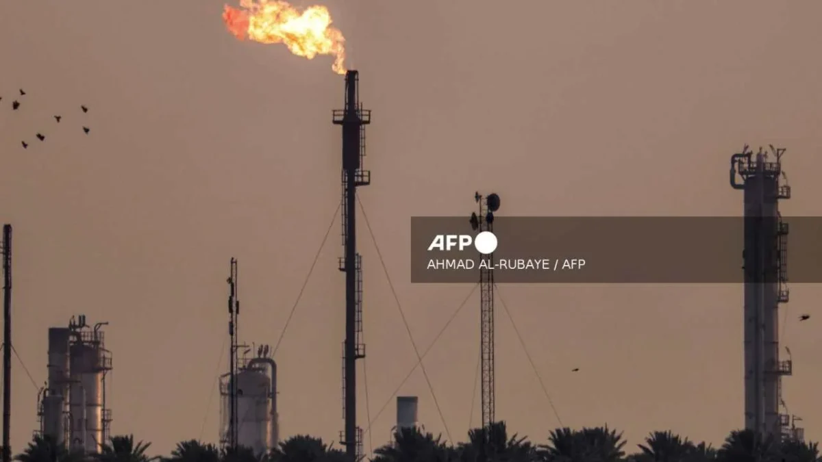 Cae precio del petróleo ante los temores de que la oferta global supere de forma marcada la demanda.