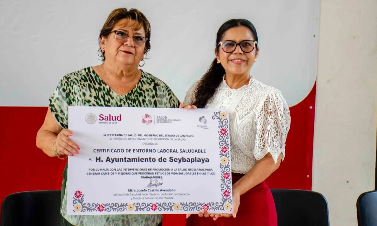 El reconocimiento se entregó a instituciones de Seybaplaya que promueven y protegen la salud, seguridad y bienestar de los trabajadores.