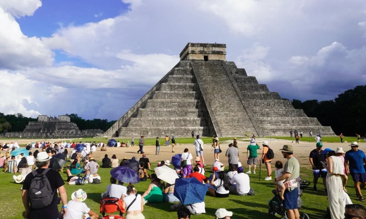 Chichén Itzá rompe récord de afluencia en el equinoccio