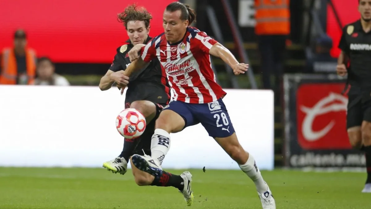 Chivas sufrió una penosa derrota en el Estadio Akron, donde Toluca le propinó tres goles y los mandó al lugar 12 de la tabla general.