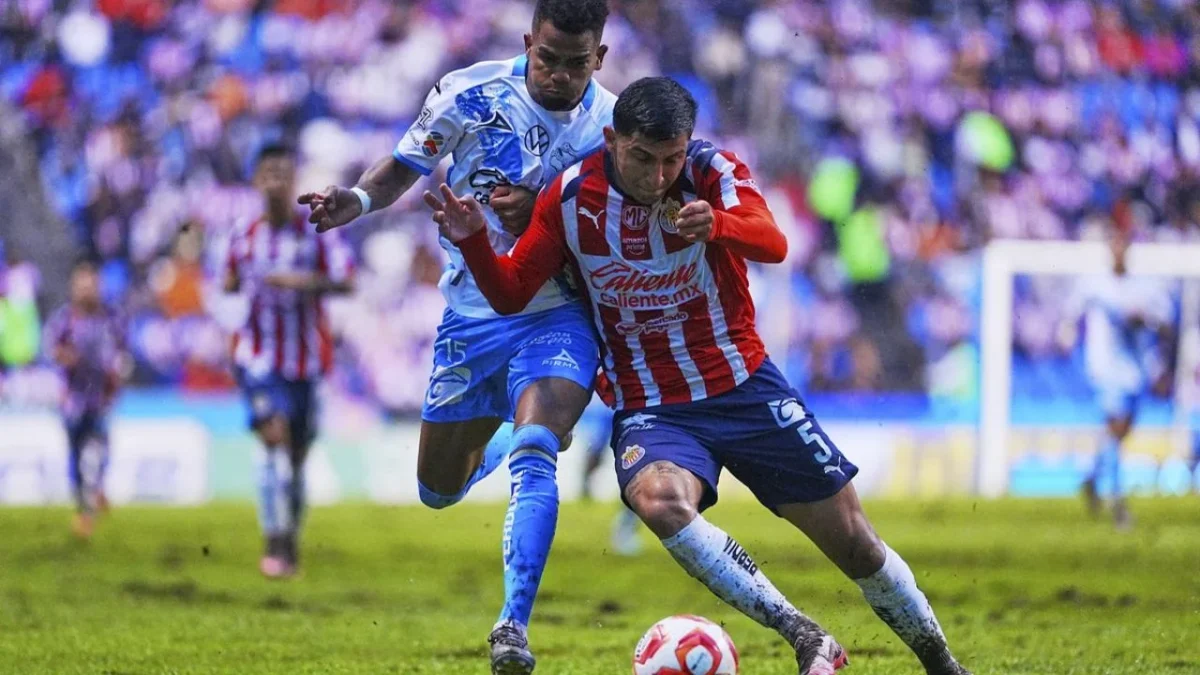 Tras vencer a Puebla en su casa, Chivas se coloca en la posición 10 de la tabla general, luego de un inicio de torneo algo atropellado.