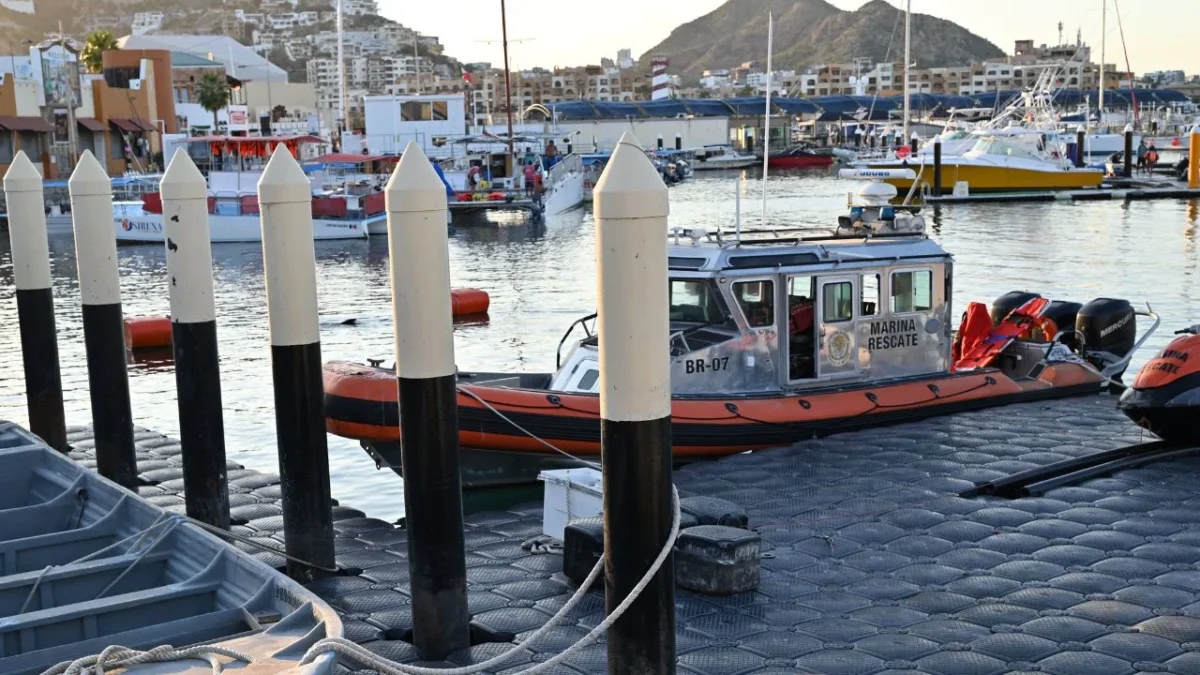 Derivado del choque de las dos embarcaciones de la Marina, dos elementos resultaron con heridas leves fueron atendidos en el lugar.