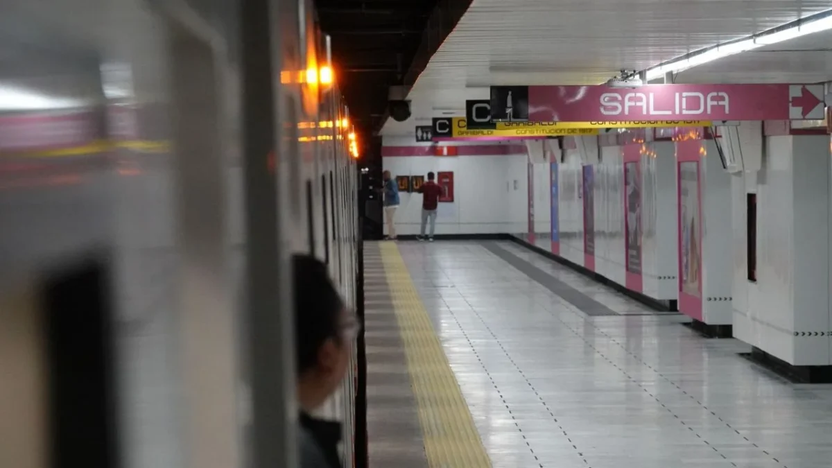 El Metro CDMX no informó durante cuánto tiempo permanecerá cerrada la estación Merced de la Línea 1, pero invitó a tomar vías alternas.