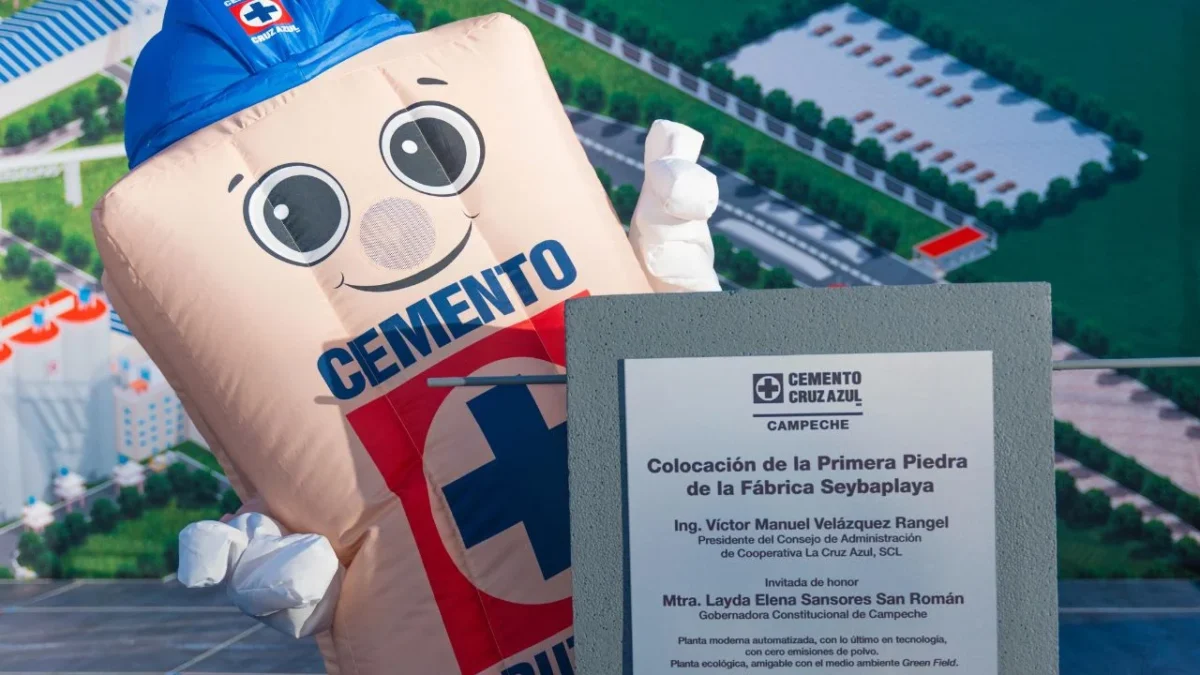 Cooperativa La Cruz Azul celebró la colocación de la primera piedra de su nueva planta de cemento, en el municipio de Seybaplaya, Campeche.