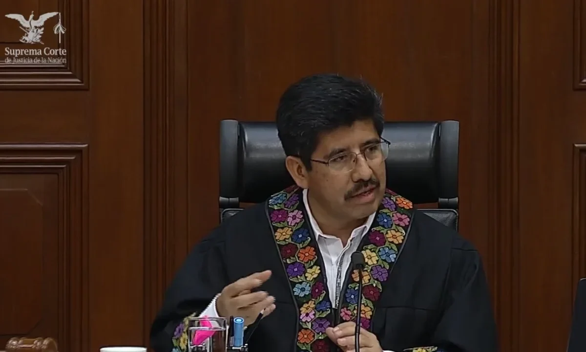 El presidente Hugo Aguilar inauguró la primera sesión de la nueva SCJN, con ministros y estudiantes presentes en el Pleno.