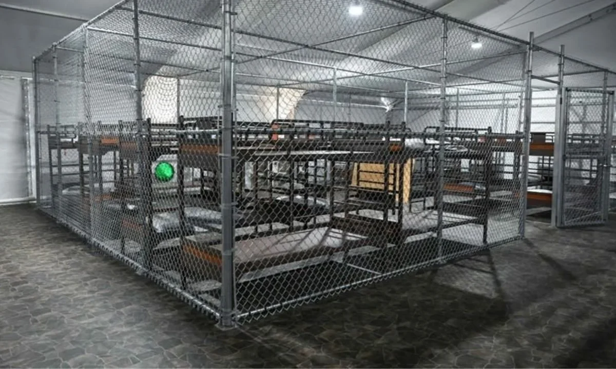 Continúan 19 mexicanos en centro de detención de Alcatraz de los Caimanes