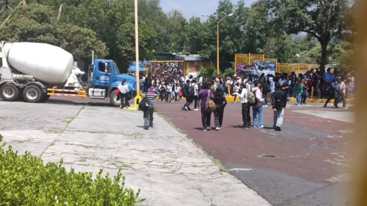 Desalojan CCH Sur tras presunta agresión en estacionamiento