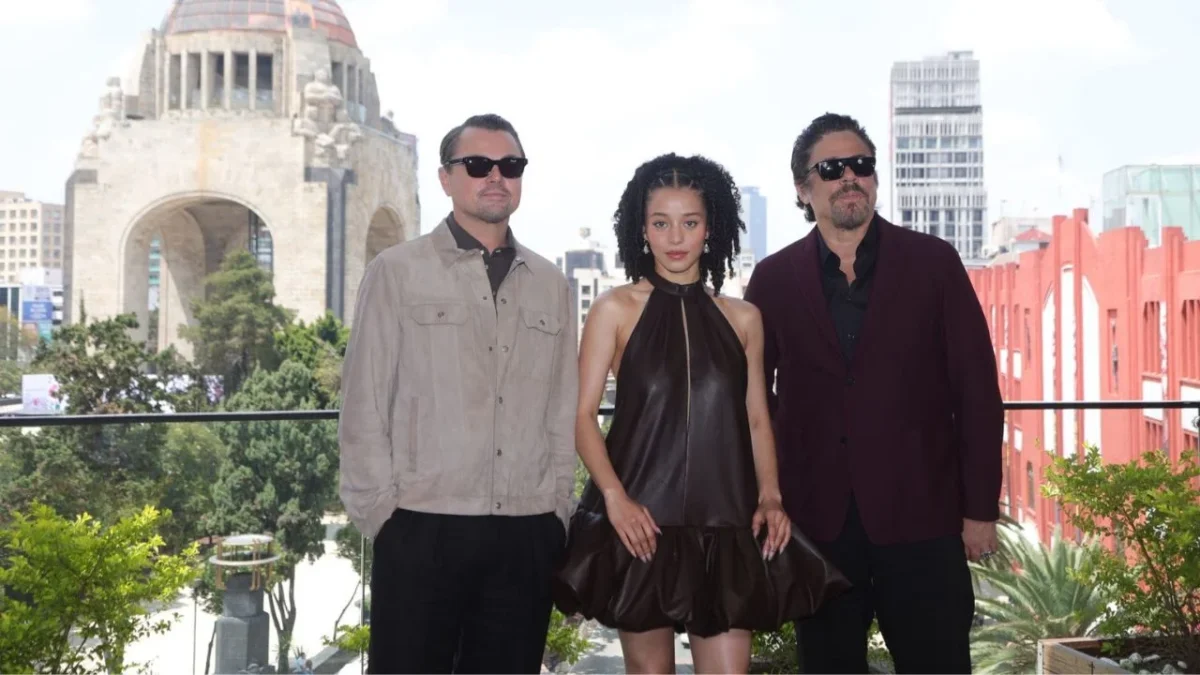 DiCaprio, Benicio del Toro y Chase Infiniti sorprenden con visita al Monumento de la Revolución.