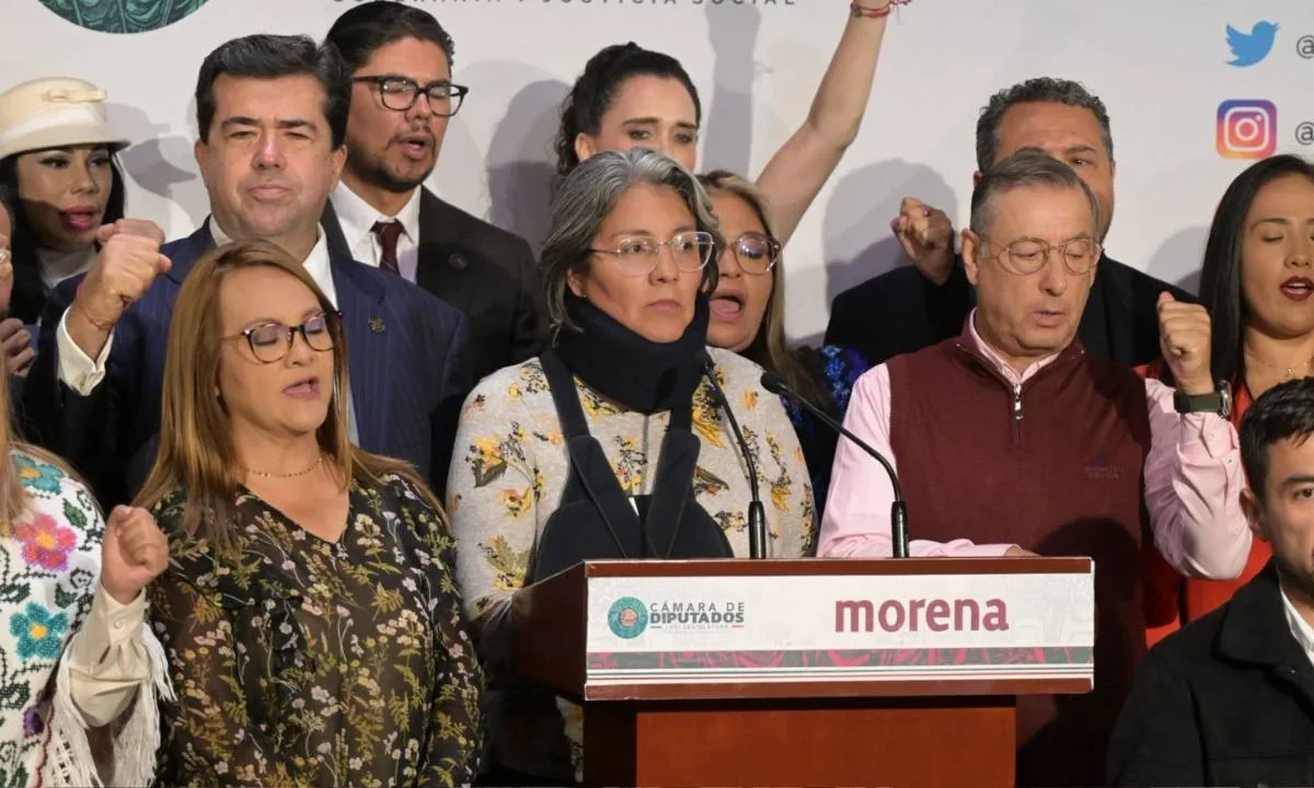 La diputada de Morena, Claudia Garfias, denuncia agresión de otro legislador local de su partido.