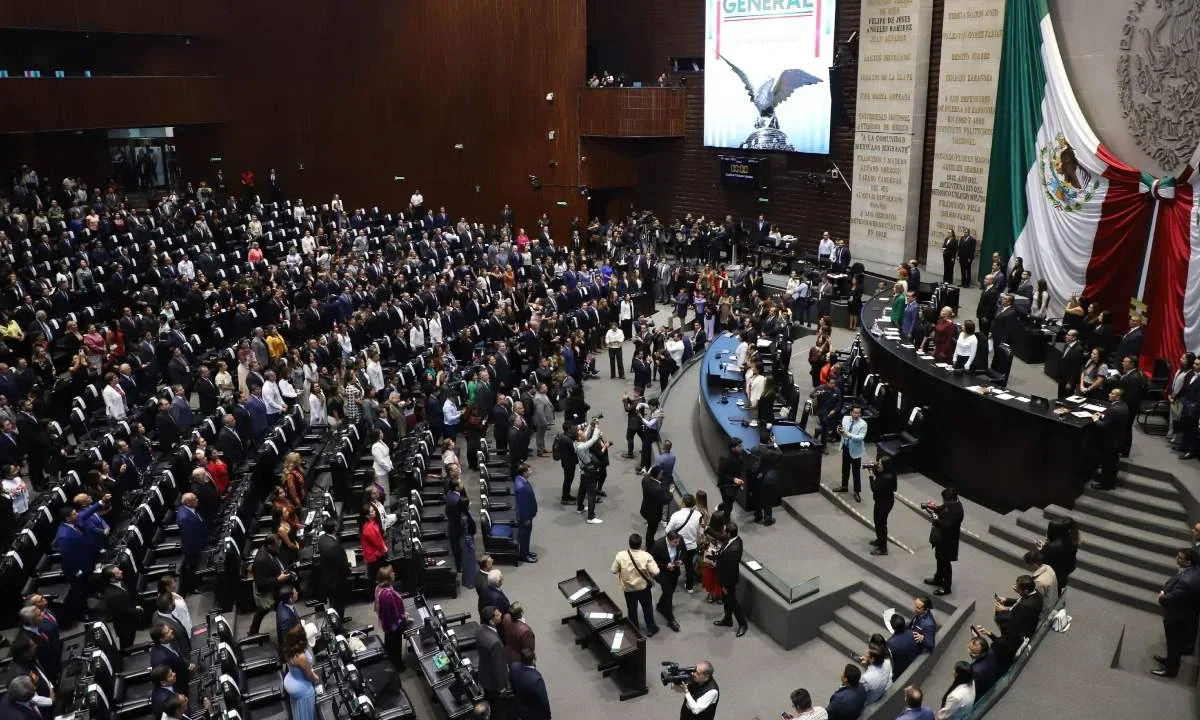 Los diputados de oposición cuestionan política social de la 4T.