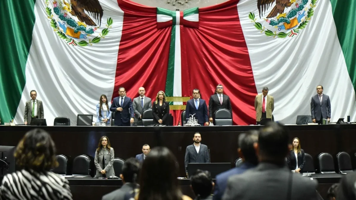 Cámara de Diputados otorga minuto de silencio a víctimas del Puente de la Concordia.