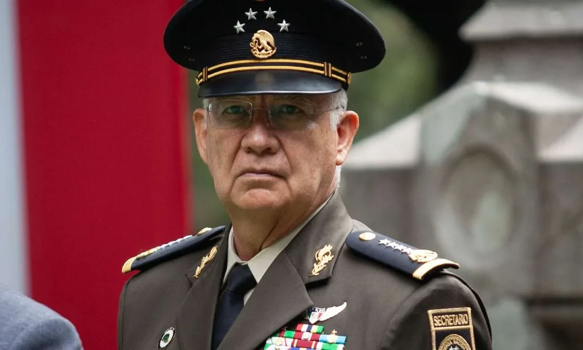 El ejército refrenda lealtad a Sheinbaum y al pueblo, aseguró el secretario de Defensa, Ricardo Trevilla.