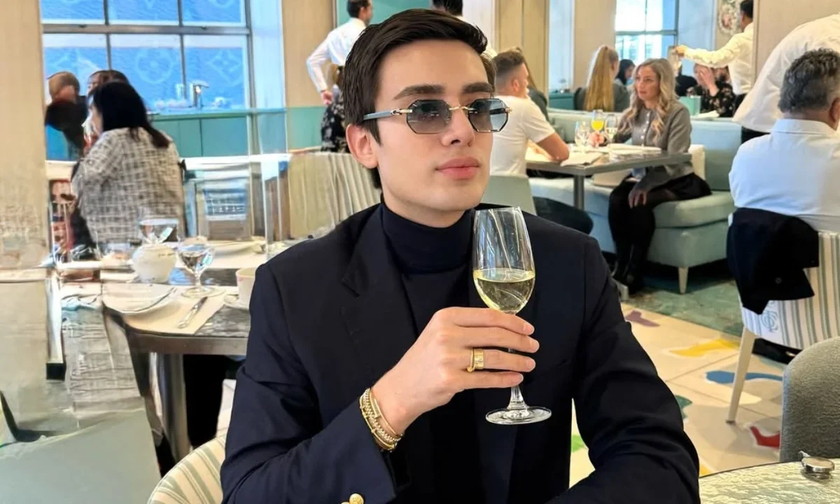 Miguel Ángel de la Mora atendía a celebridades e influencers en sus dos sucursales de Micky Hair.
