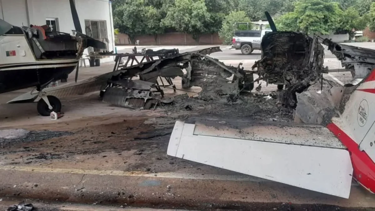 Una de las aeronaves quedó completamente destruida y las otras dos dañadas por las esquirlas en Michoacán.