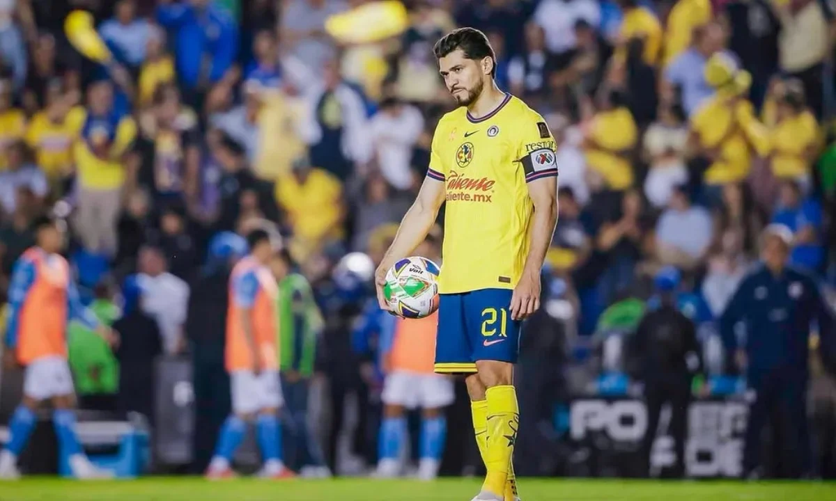 Henry Martín será baja en América tras sufrir un esguince en la rodilla izquierda durante el Apertura 2025.