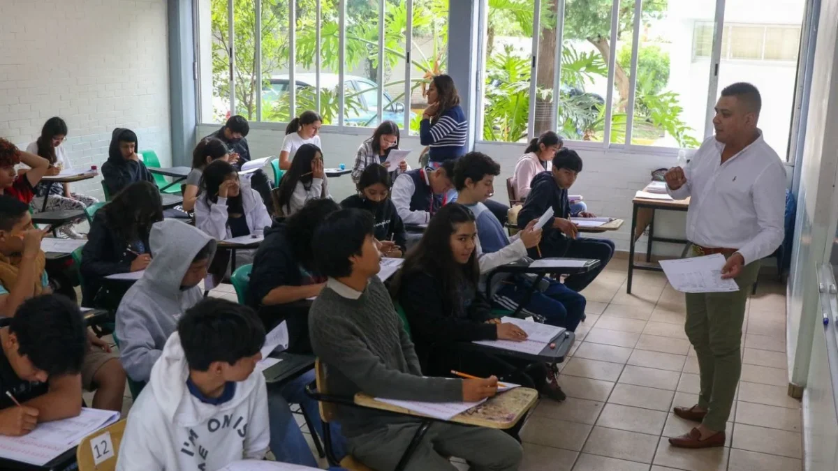 La primera generación del Bachillerato Nacional de la SEP tendrá la oportunidad de estudiar carreras técnicas. Conoce la oferta y elige.