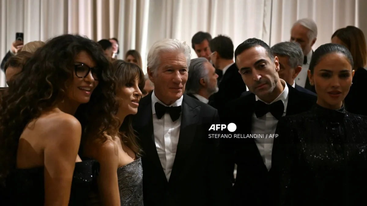 Cate Blanchett, Glenn Close y Richard Gere rindieron homenaje a Giorgio Armani durante su último desfile en la Semana de la Moda de Milán.