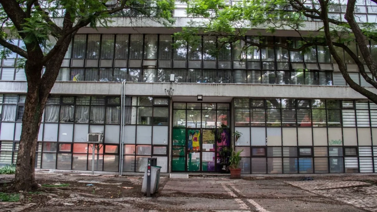 Facultad de Economía reanuda actividades tras amenaza de bomba