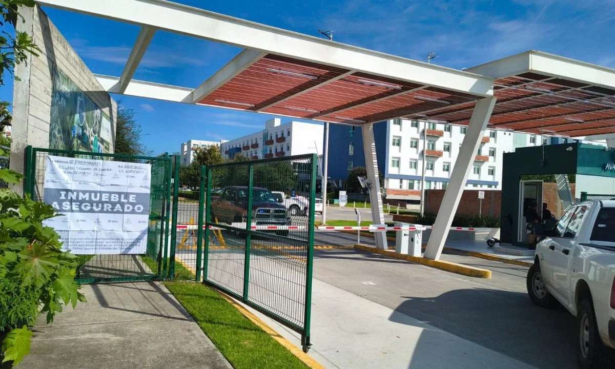 La Fiscalía de Jalisco aseguró departamentos en Villas Panamericanas de Guadalajara por presunto fraude.