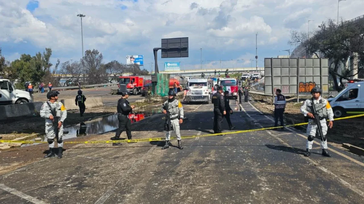 La Guardia Nacional activó el Plan DN-III-E tras la explosión de una pipa en el Puente de la Concordia.