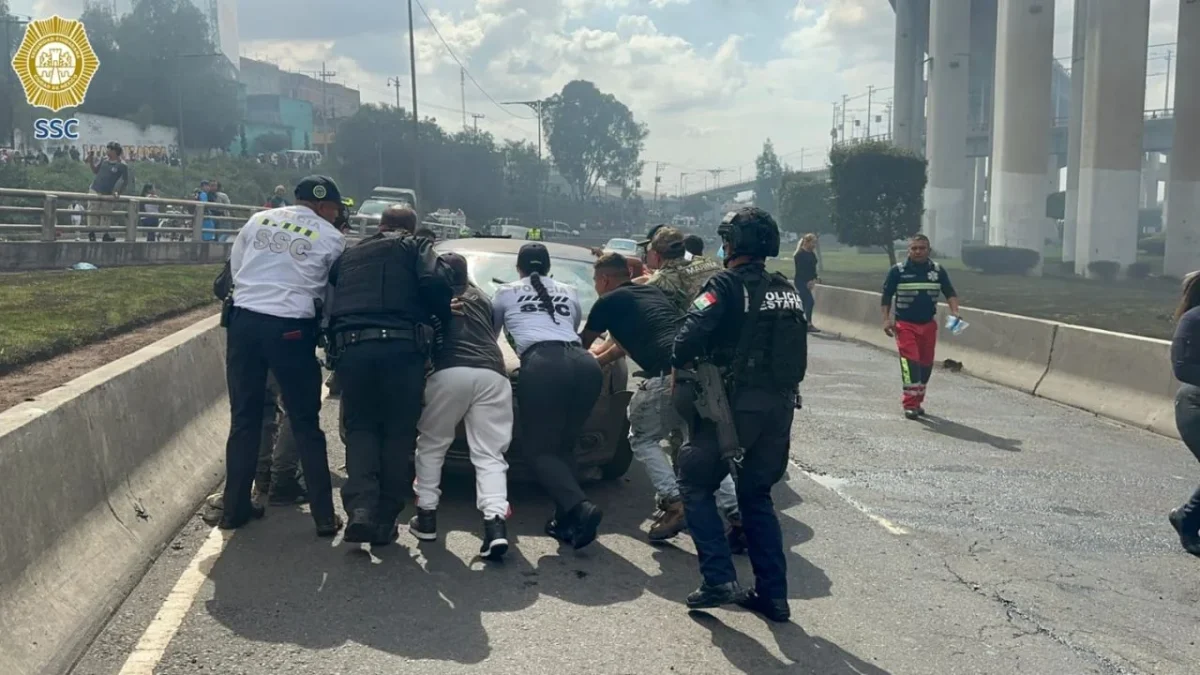 Clara Brugada informó el fallecimiento de una persona tras la explosión de una pipa de gas en el Puente de la Concordia en Iztapalapa.