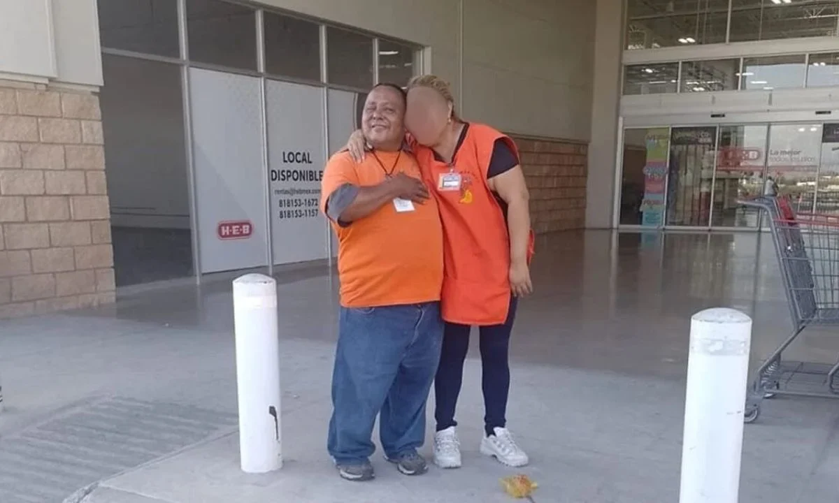 HEB se pronuncia tras la muerte de Carlos Gurrola