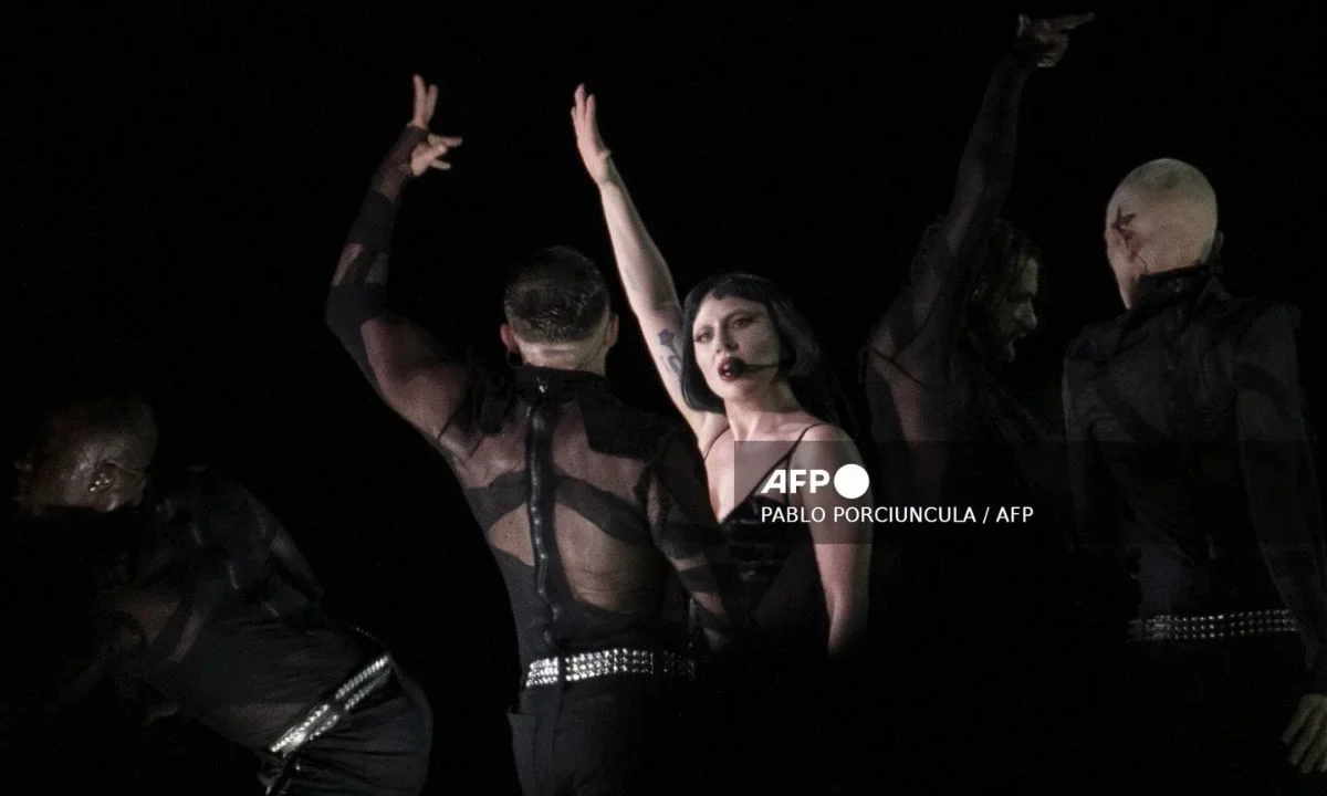 La cantante Lady Gaga anunció la expansión de su tour The Mayhem Ball.