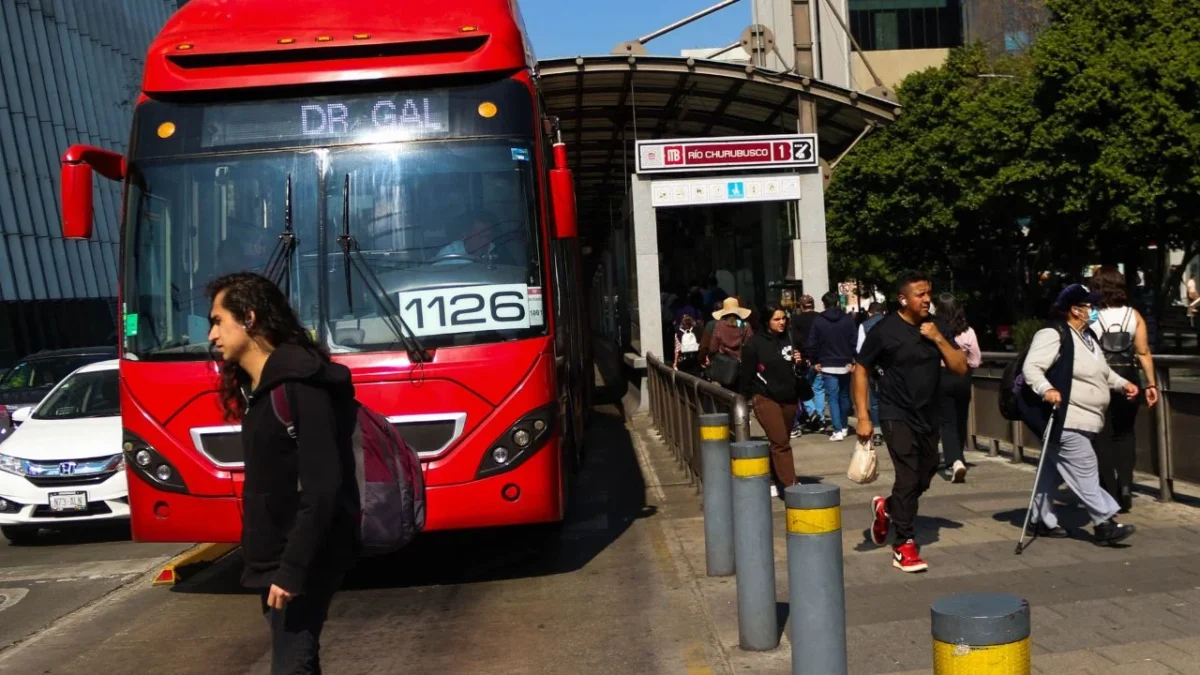 Línea 1 del Metrobús amplía horario en fines de semana