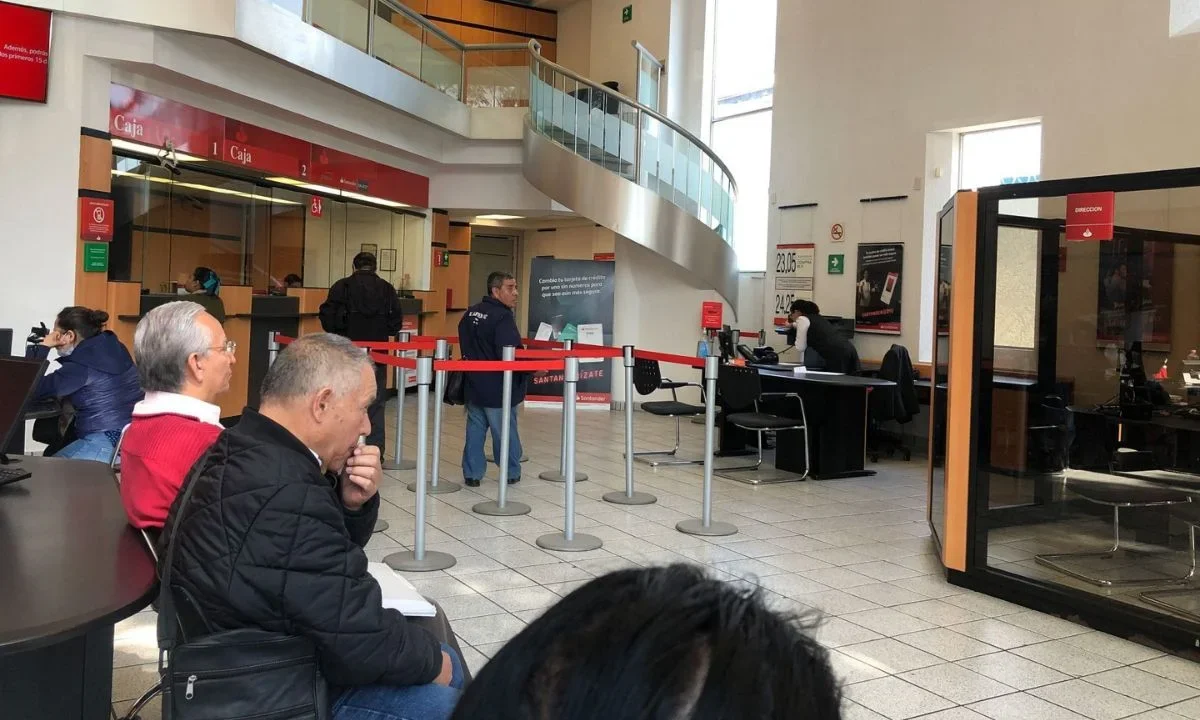 ¿Los bancos abrirán el 15 y 16 de septiembre por Fiestas Patrias?