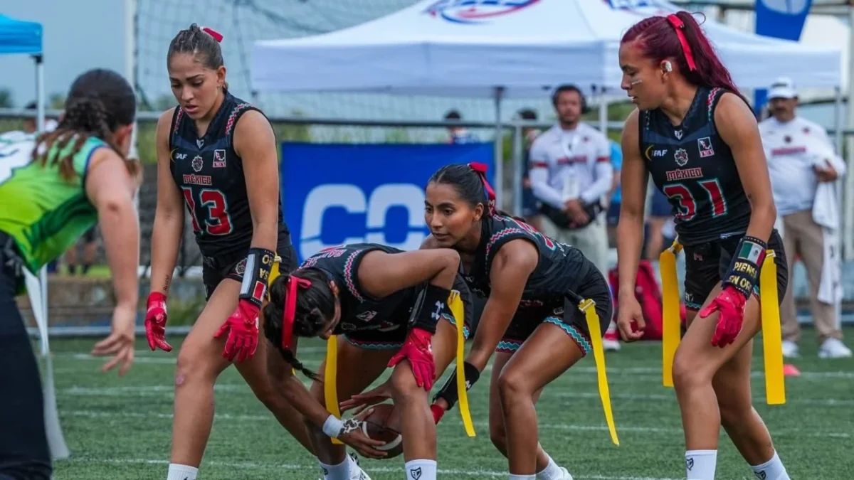 Las selecciones mexicanas de flag football celebran sus títulos continentales en Panamá 2025, destacando su dominio internacional.