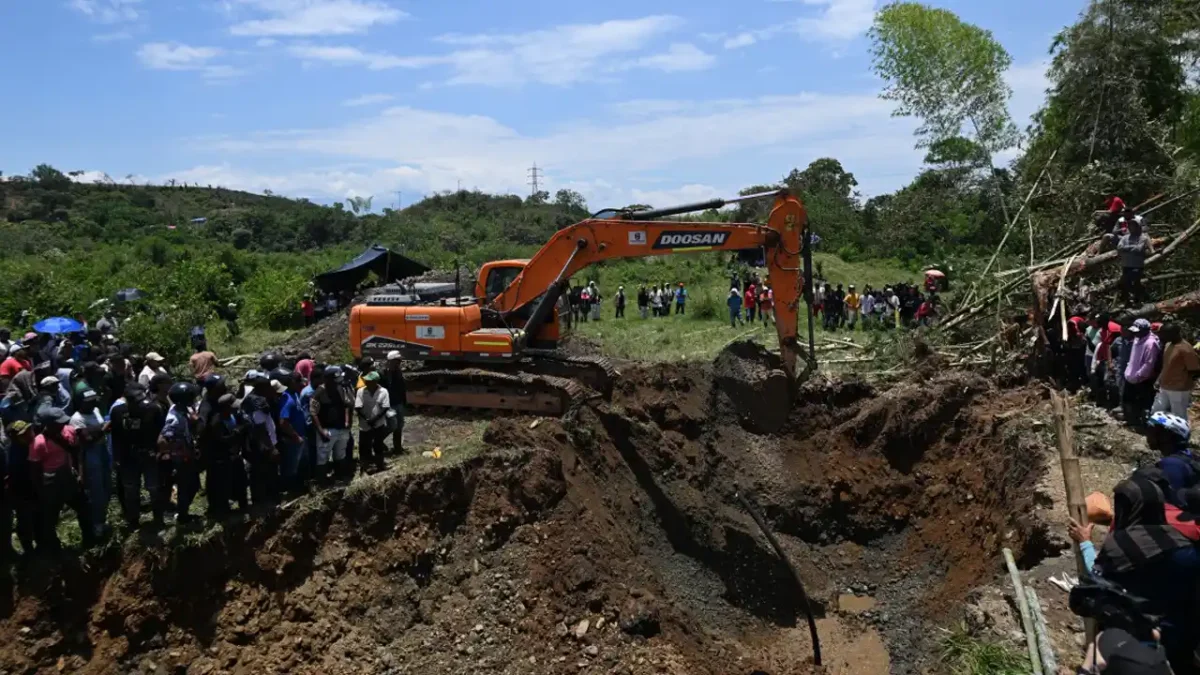 Siete mineros atrapados en un socavón de oro en Colombia